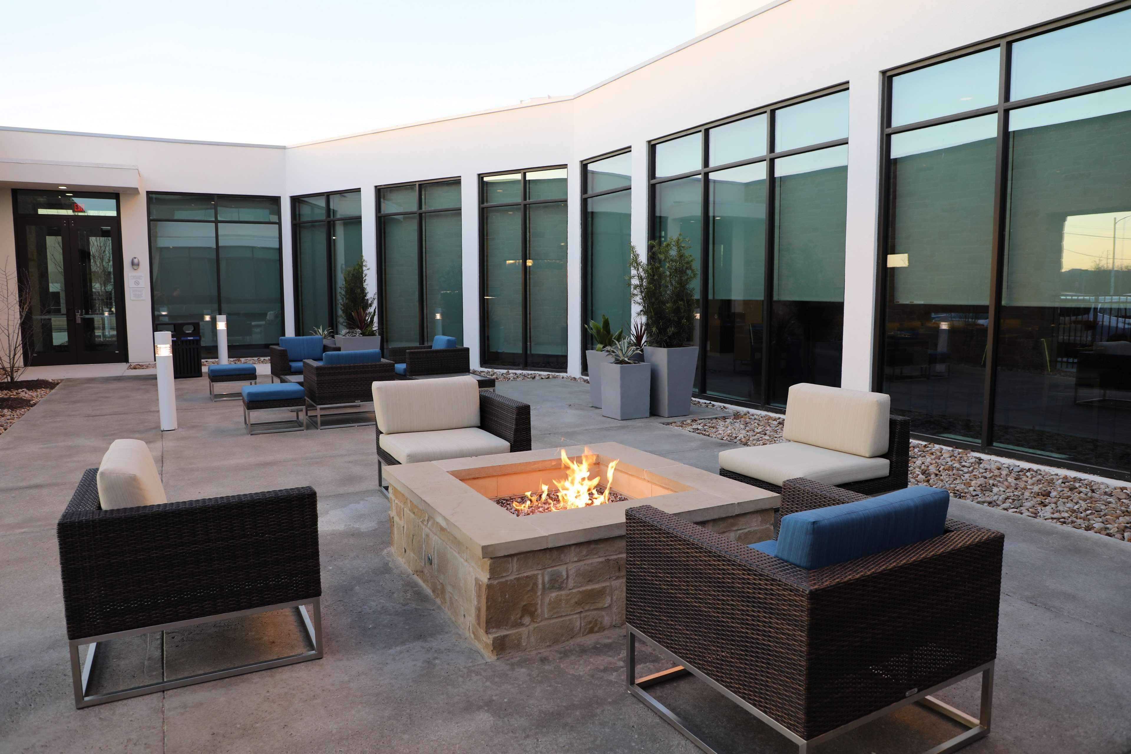 Hilton Garden Inn Austin Airport Ngoại thất bức ảnh